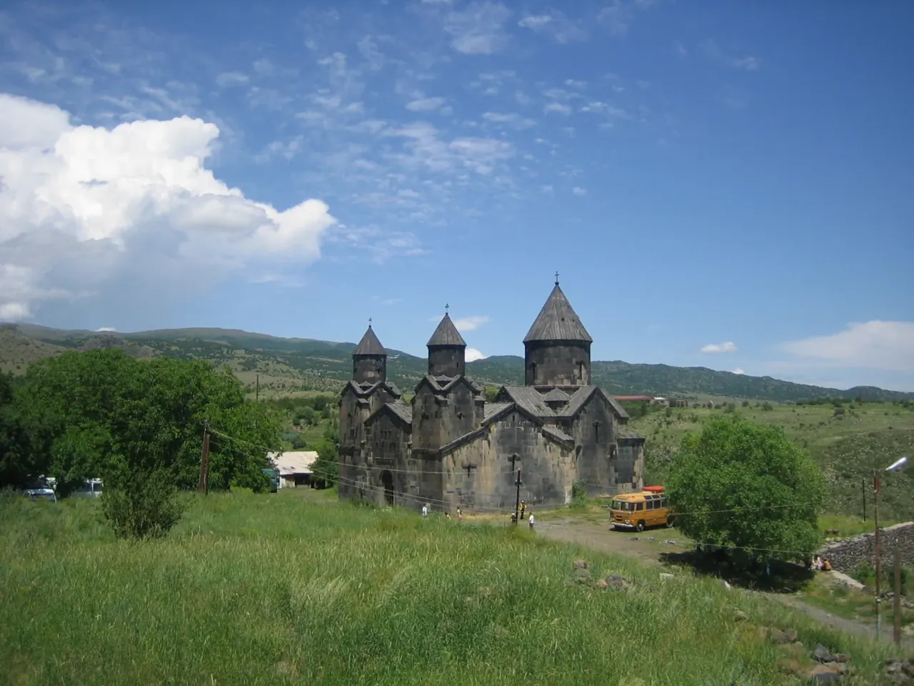 Tegher Manastırı, Voskevaz Şaraphanesi ve Hovhannavank