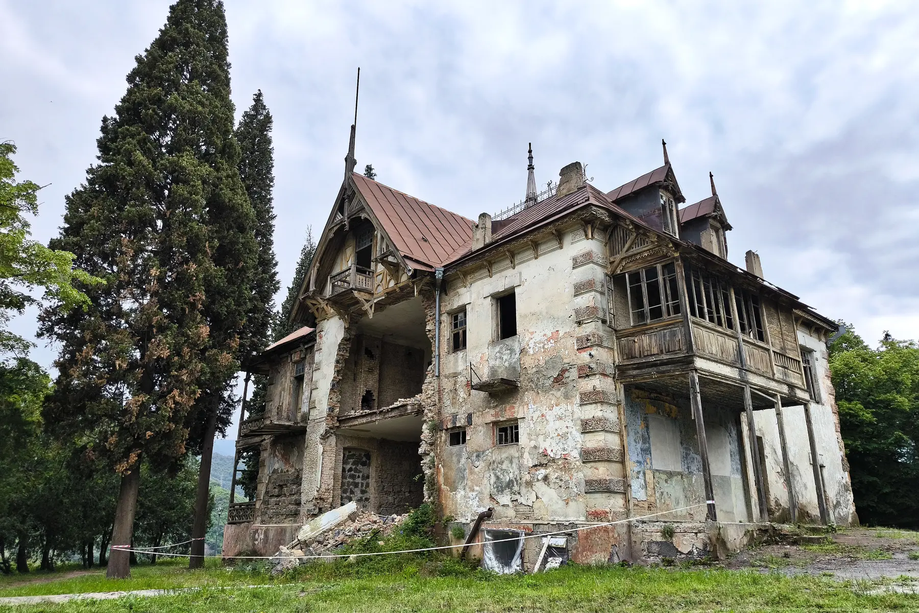 Haghpat, Zarni-Parni, Akhtala, Aramyants Kalesi ve Sanahin